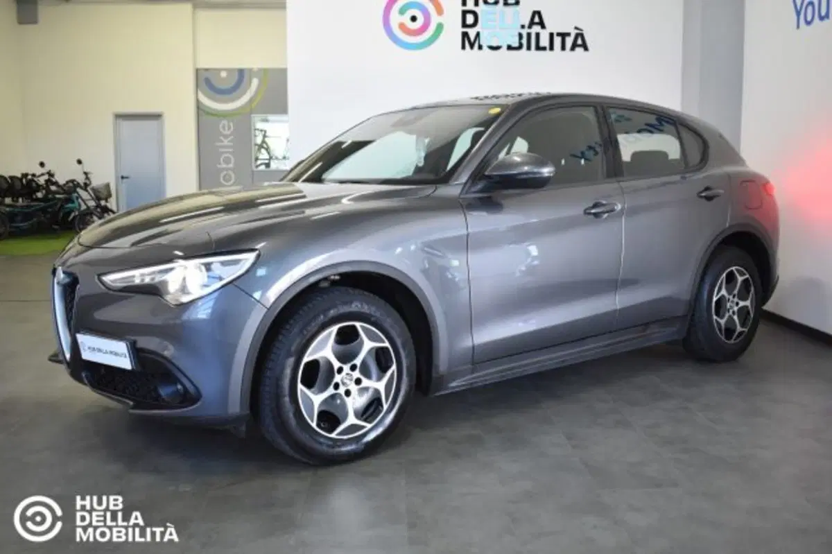 Alfa Romeo Stelvio usata a Perugia (3)