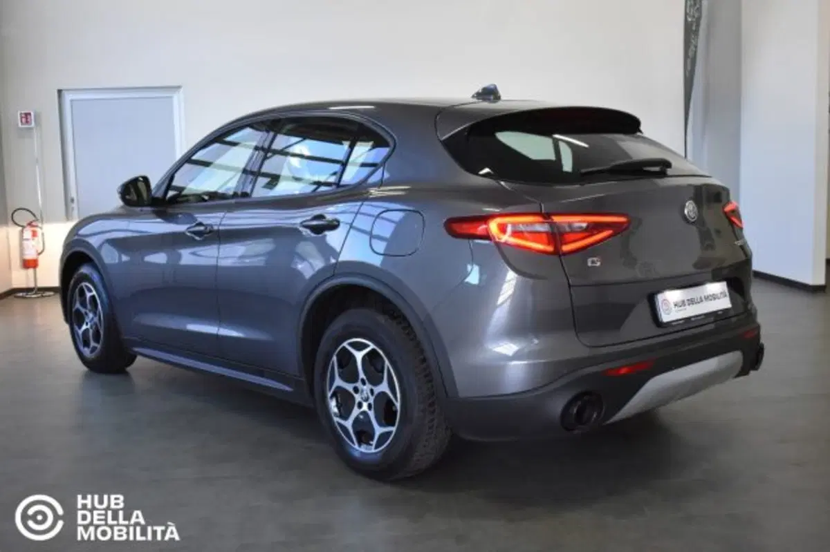 Alfa Romeo Stelvio usata a Perugia (6)