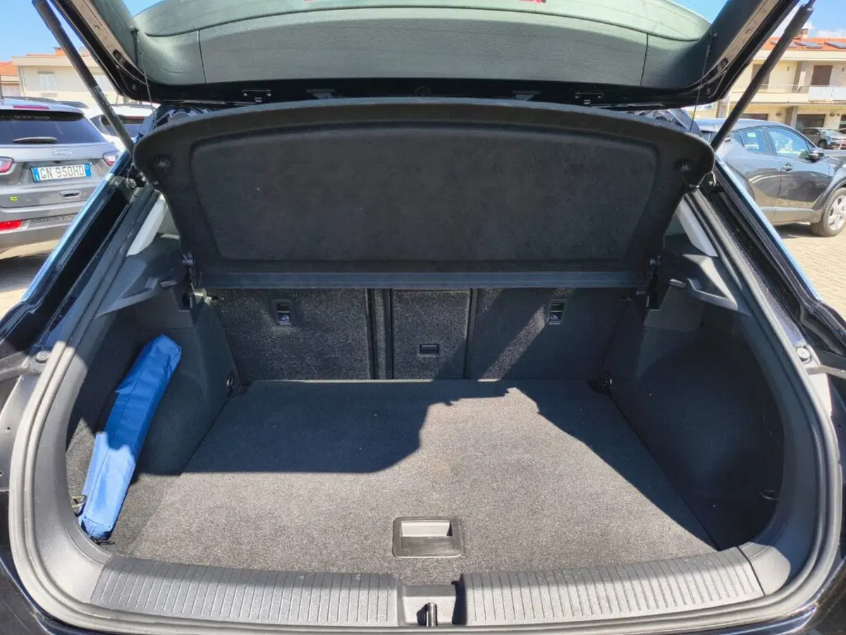 Volkswagen T-Roc usata a Firenze (18)