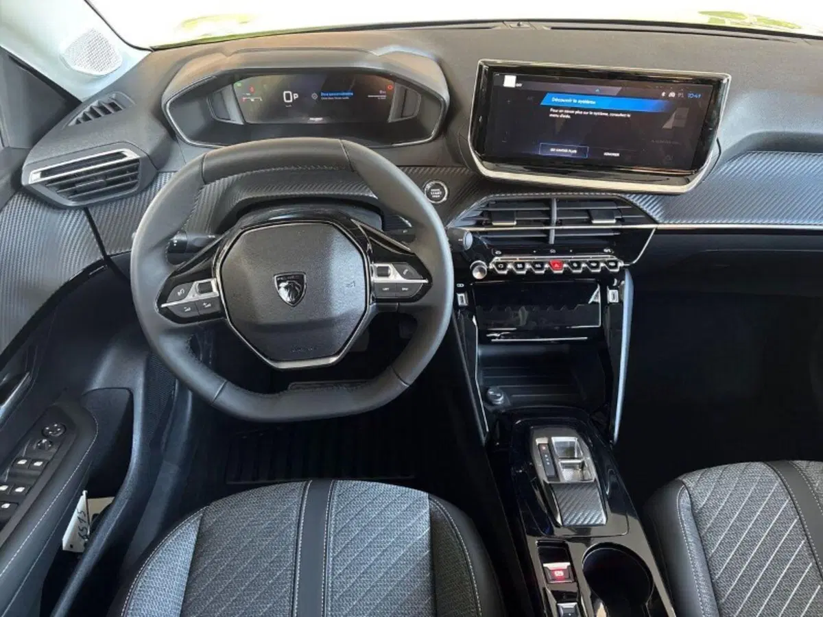 Peugeot 208 nuova a Lecco (8)