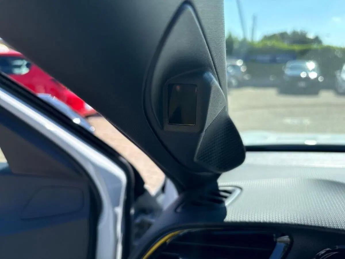 Opel Corsa nuova a Lecco (16)