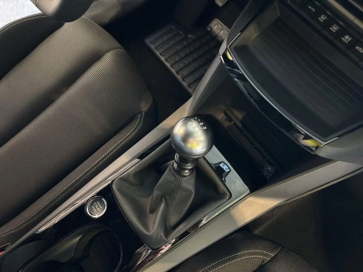 Lancia Ypsilon nuova a Lecco (13)