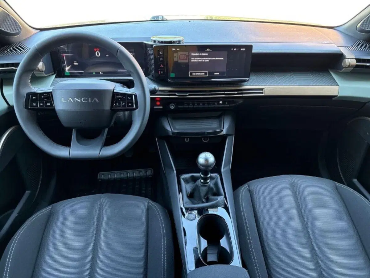 Lancia Ypsilon nuova a Lecco (9)