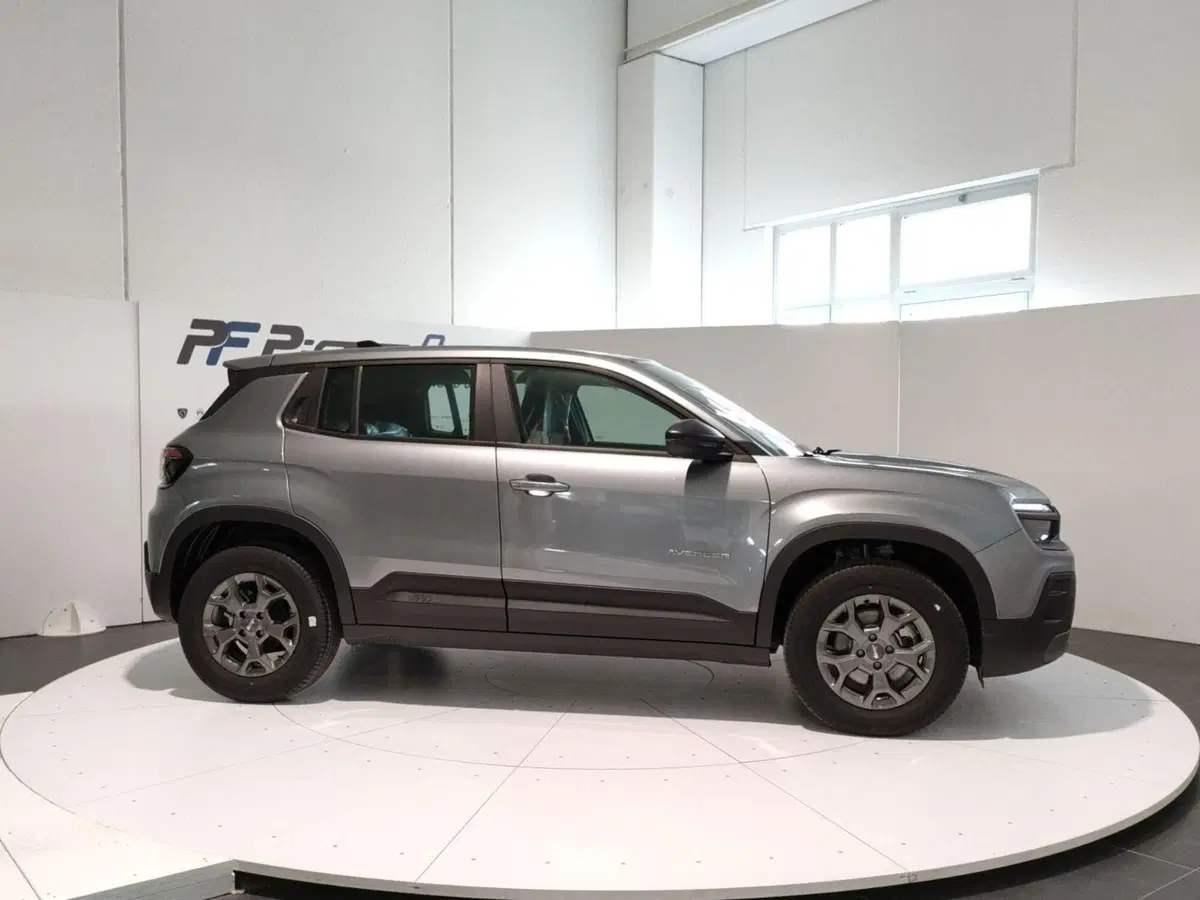 Jeep Avenger nuova a Macerata (5)