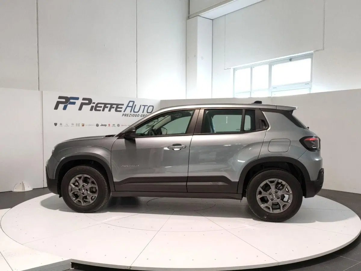Jeep Avenger nuova a Macerata (2)