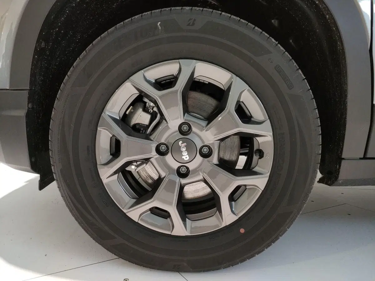 Jeep Avenger nuova a Macerata (7)