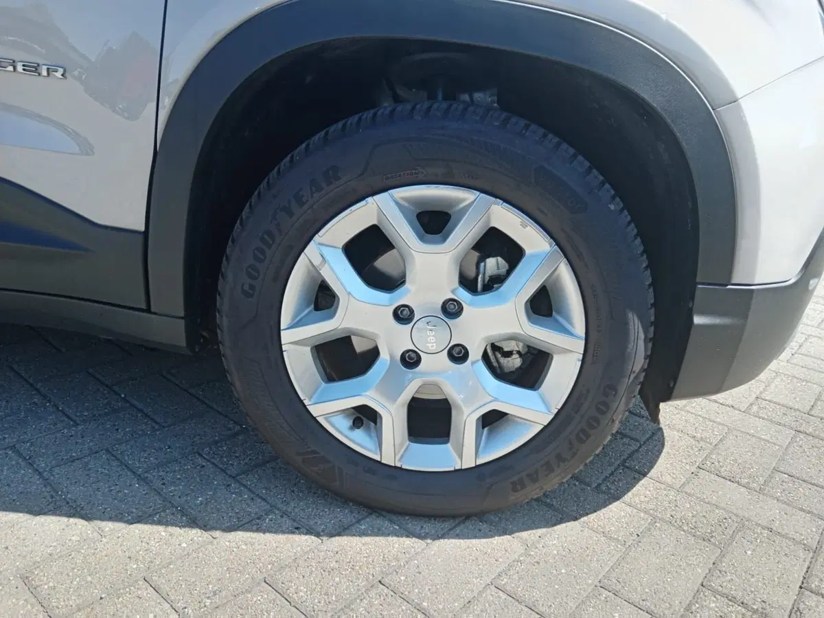 Jeep Avenger usata a Alessandria (9)
