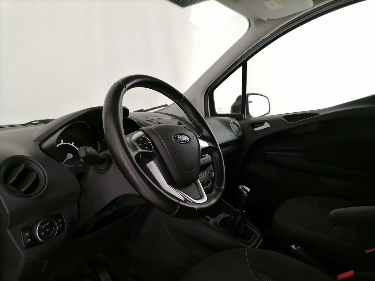Ford Transit Courier usata a Roma (10)