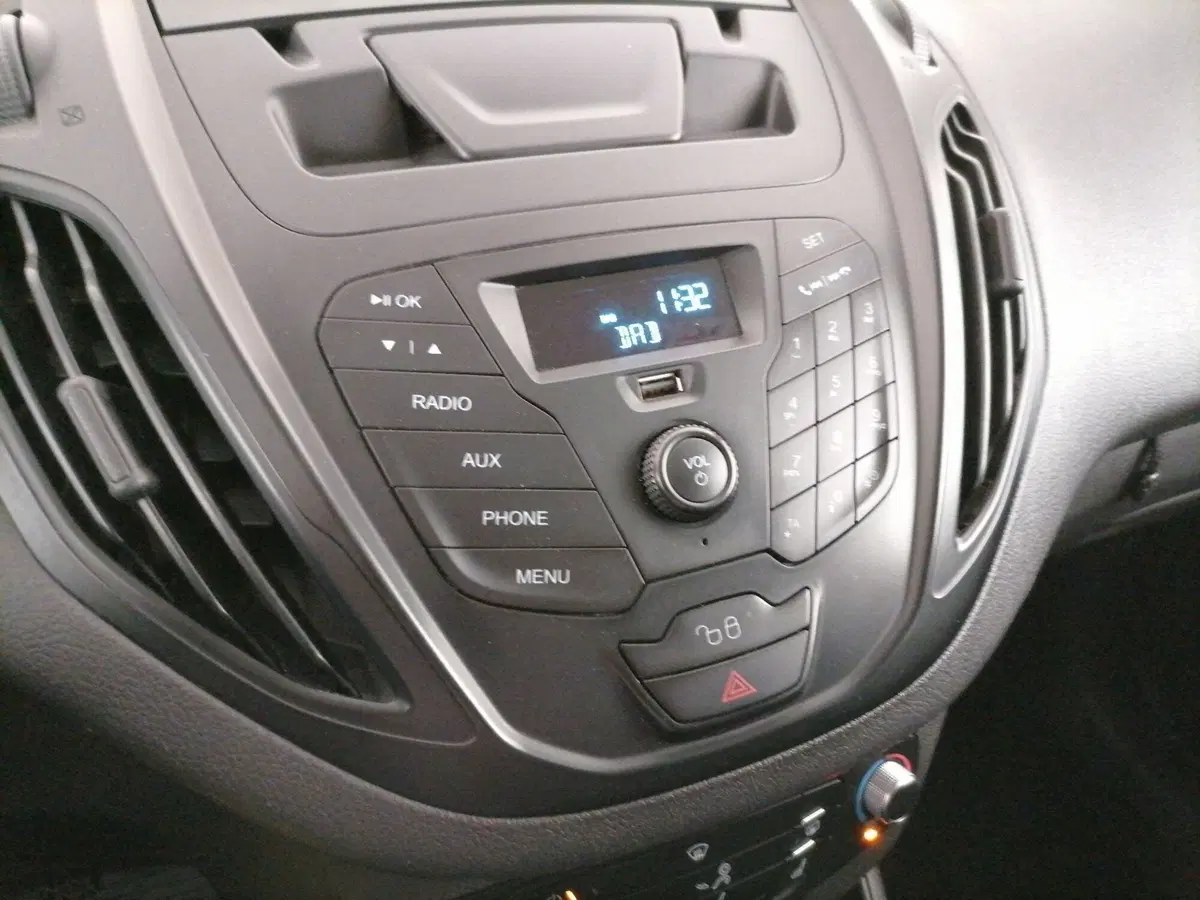 Ford Transit Courier usata a Roma (14)