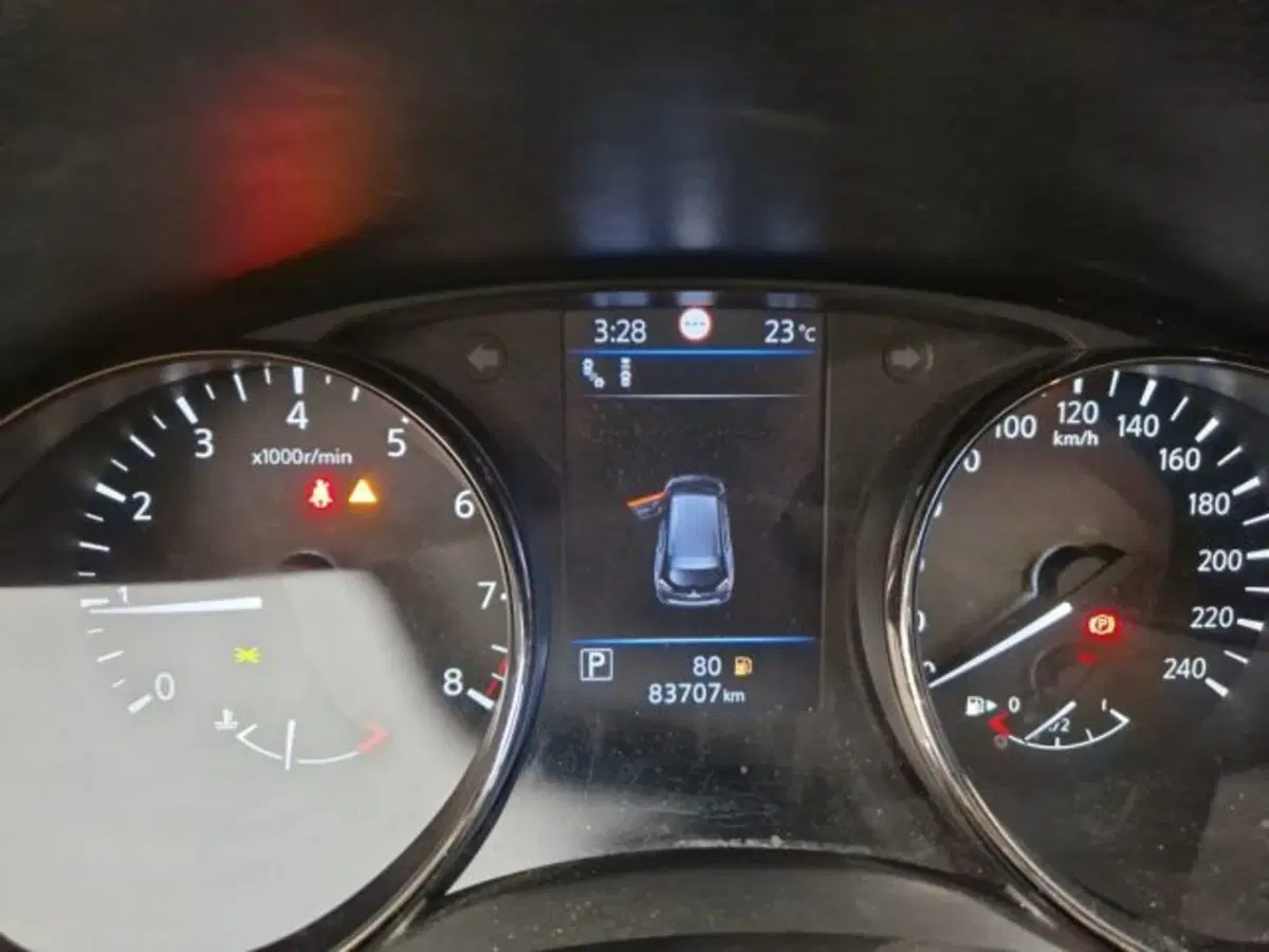 Nissan X-Trail usata a Livorno (17)