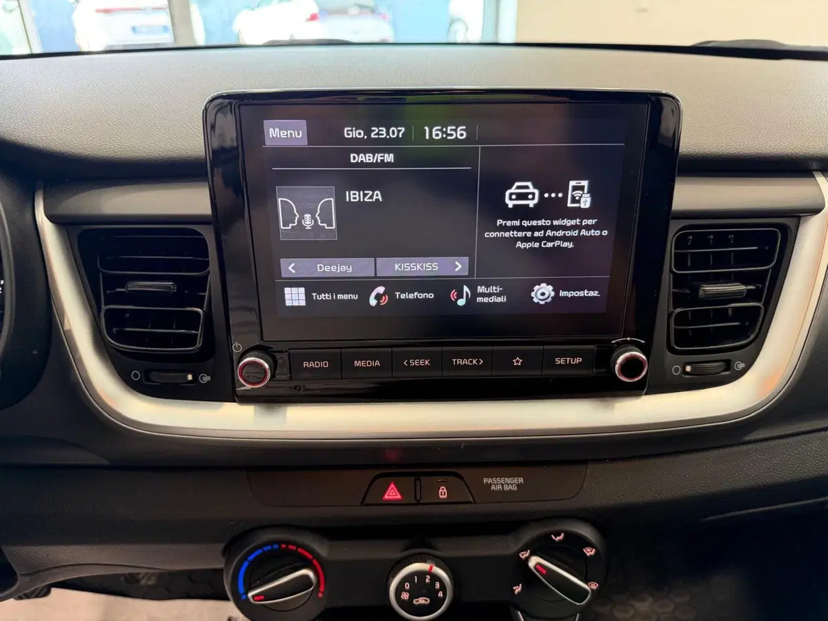 Kia Stonic usata a Napoli (13)