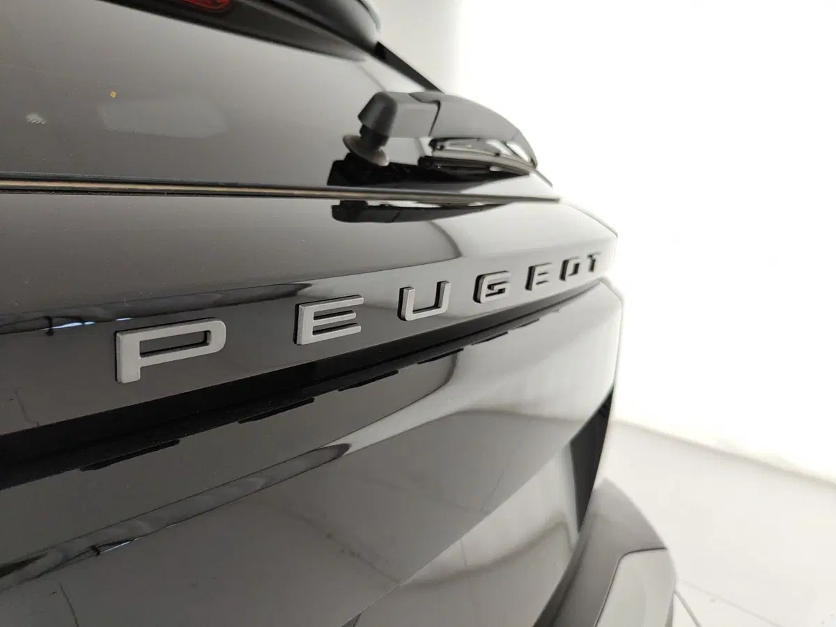 Peugeot 2008 nuova a Caserta (10)