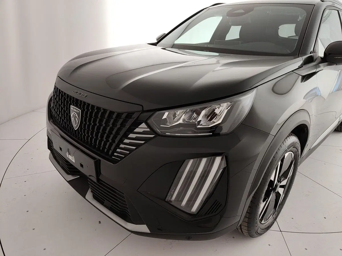 Peugeot 2008 nuova a Caserta (13)