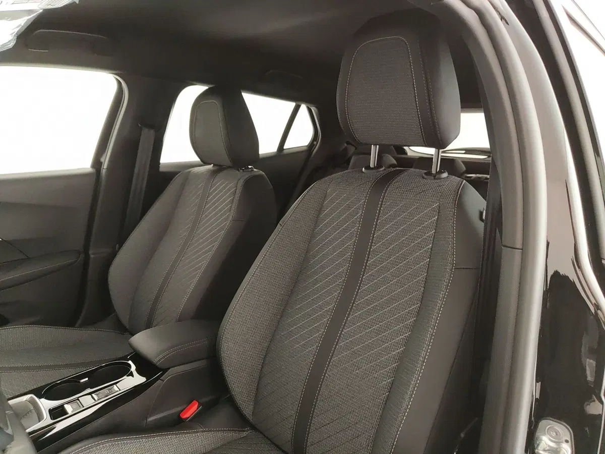Peugeot 2008 nuova a Caserta (17)