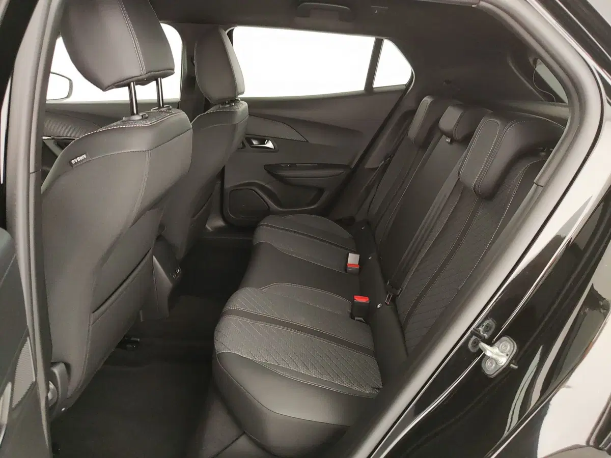 Peugeot 2008 nuova a Caserta (18)