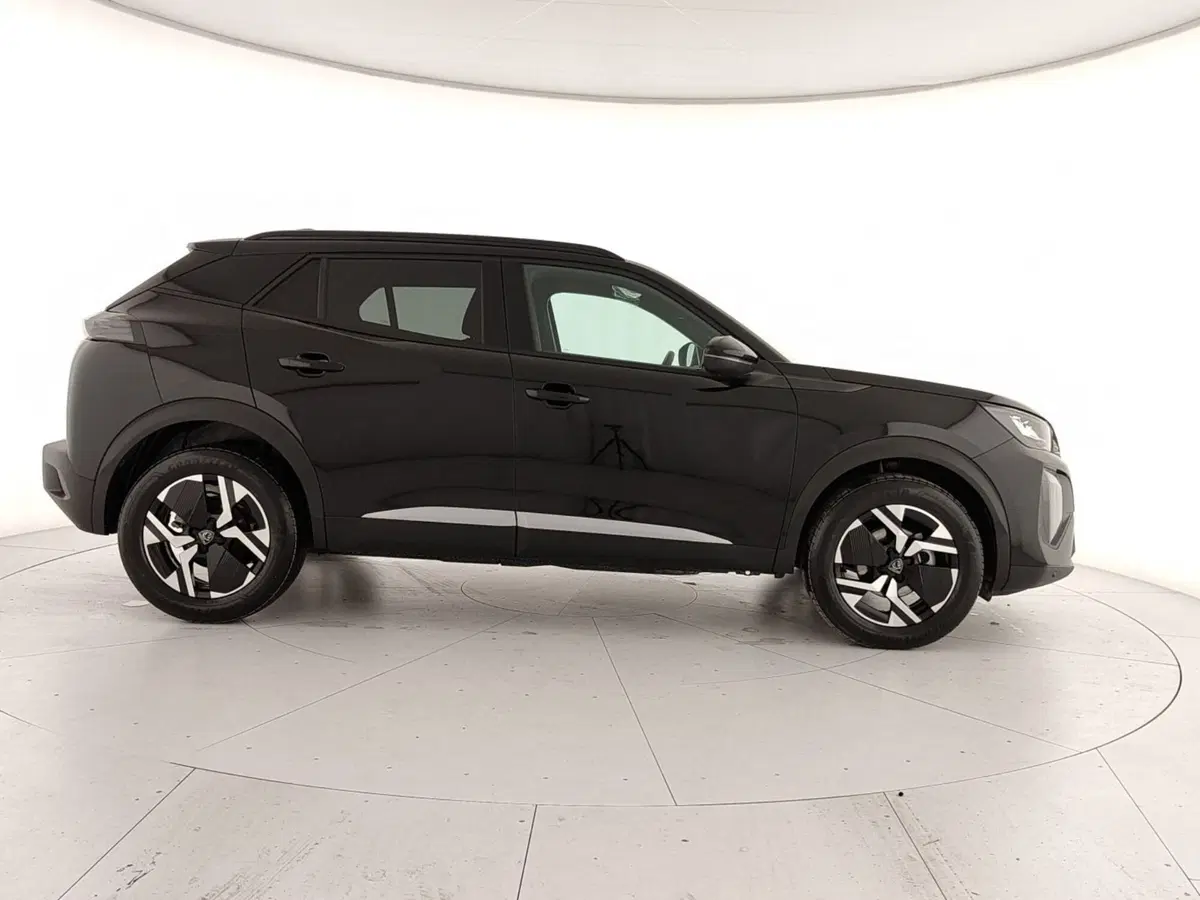 Peugeot 2008 nuova a Caserta (7)
