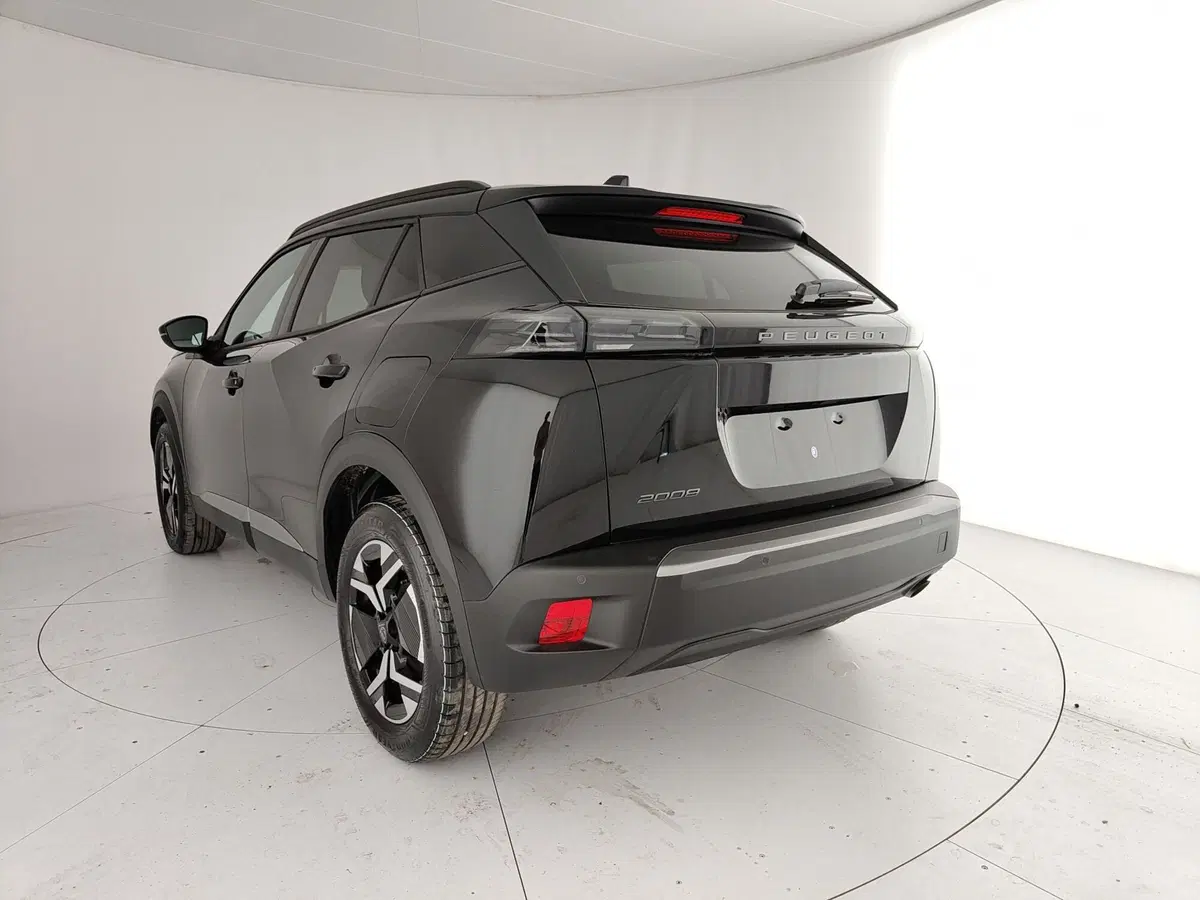 Peugeot 2008 nuova a Caserta (9)