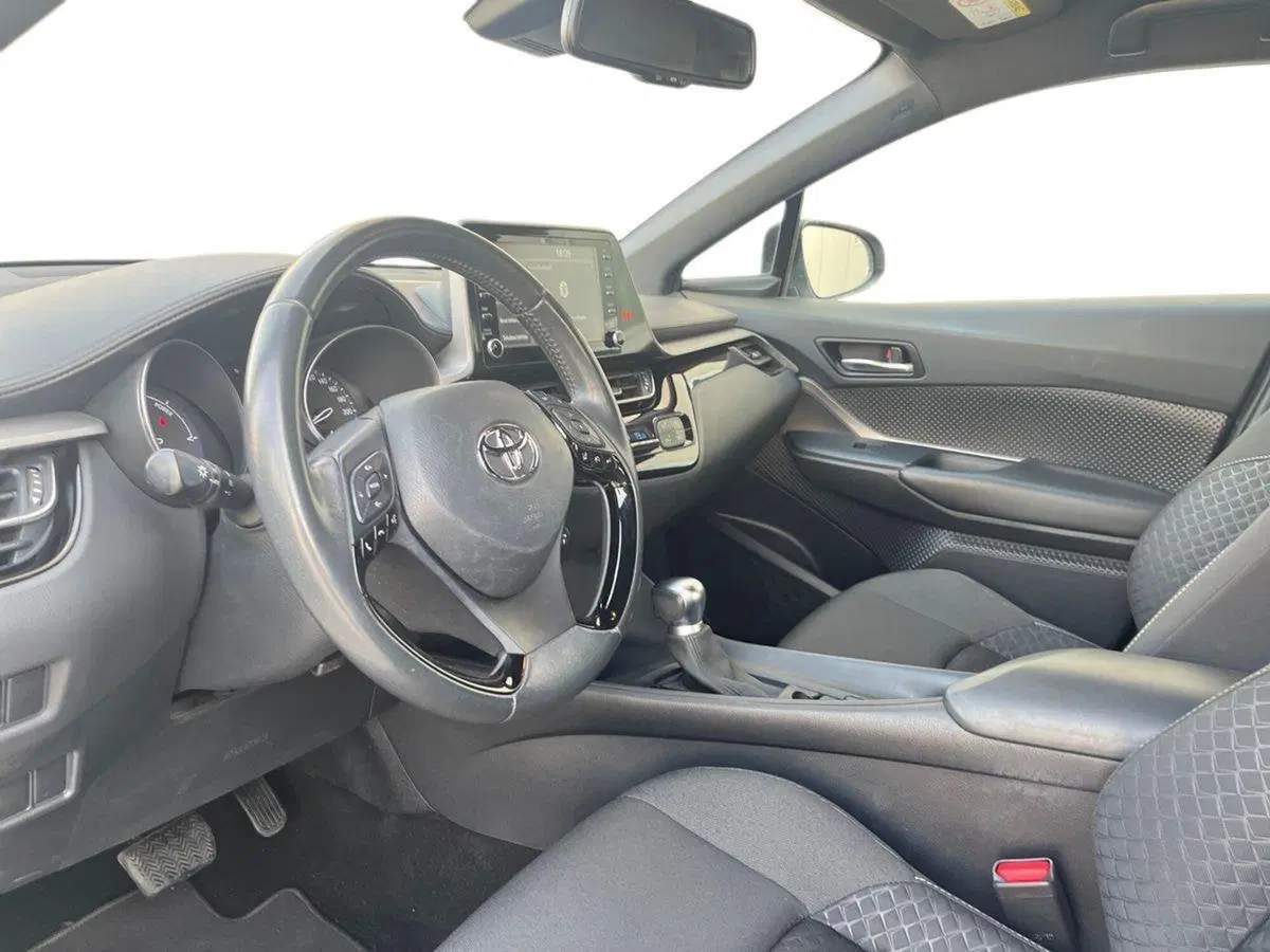 Toyota Toyota C-HR usata a Ragusa (7)