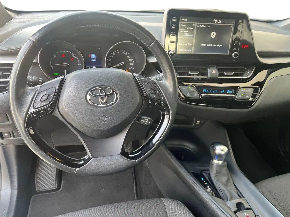 Toyota Toyota C-HR usata a Ragusa (8)