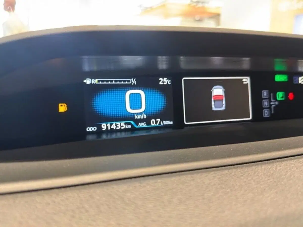 Toyota Prius Plug-in usata a Vicenza (11)