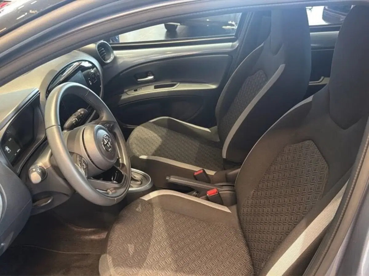 Toyota Aygo X usata a Vicenza (10)
