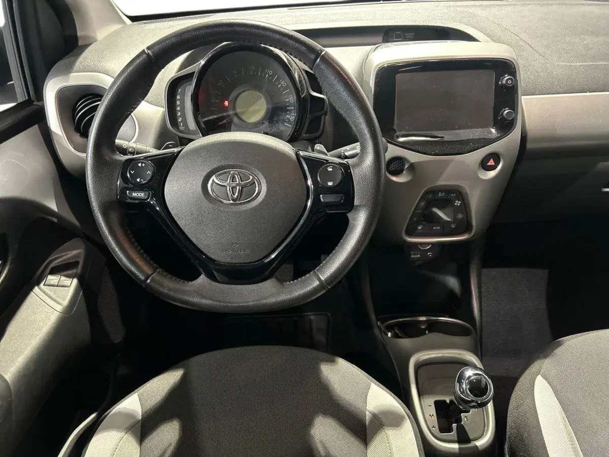 Toyota Aygo usata a Milano (10)