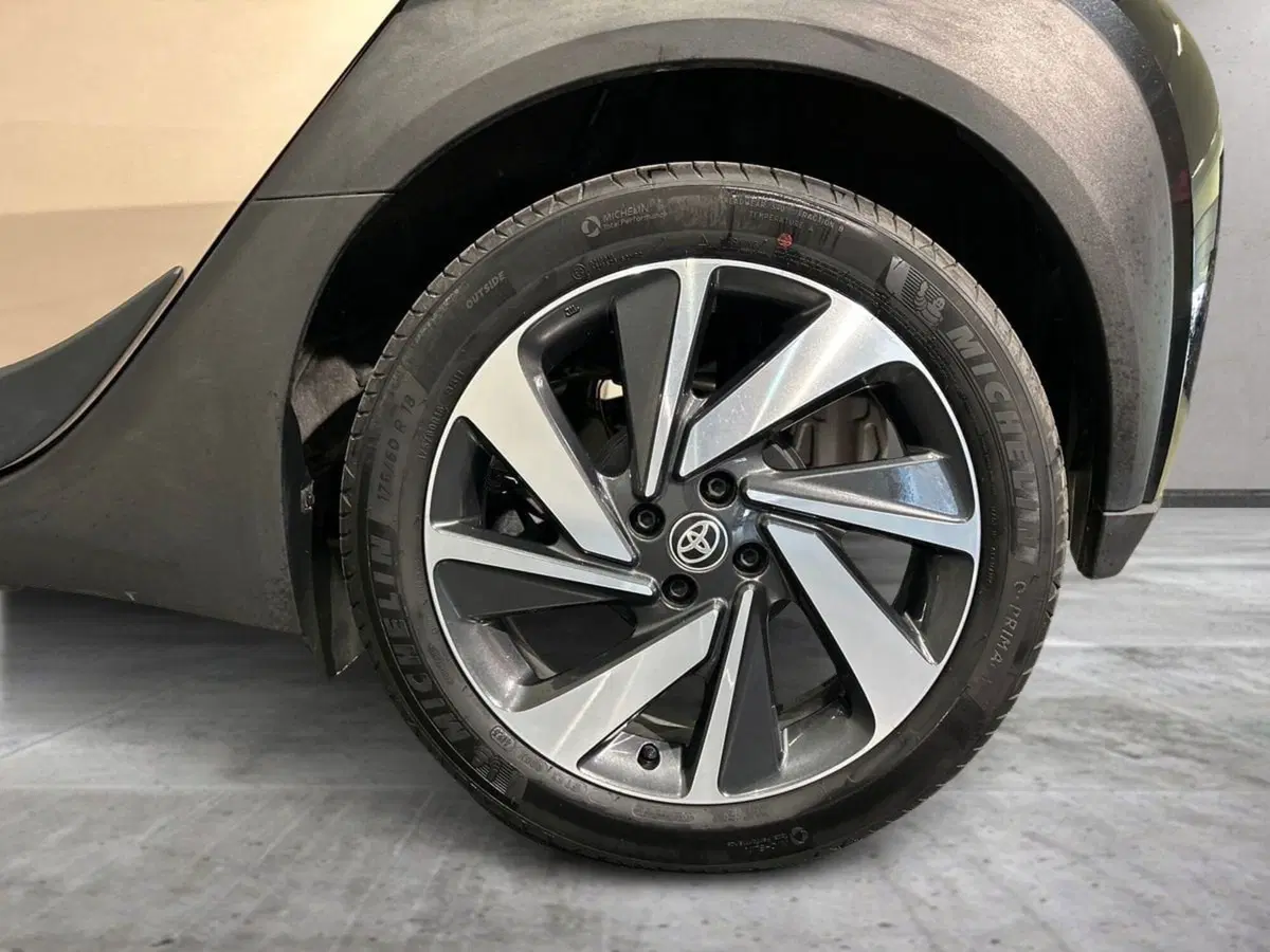 Toyota Aygo X usata a Milano (13)