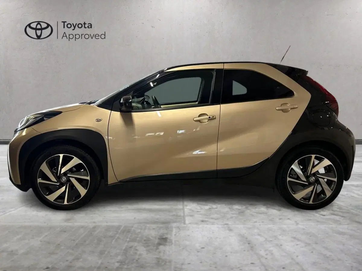 Toyota Aygo X usata a Milano (4)