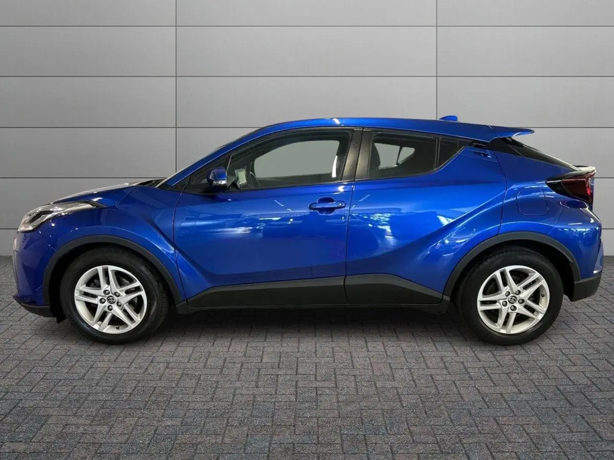 Toyota Toyota C-HR usata a Milano (4)
