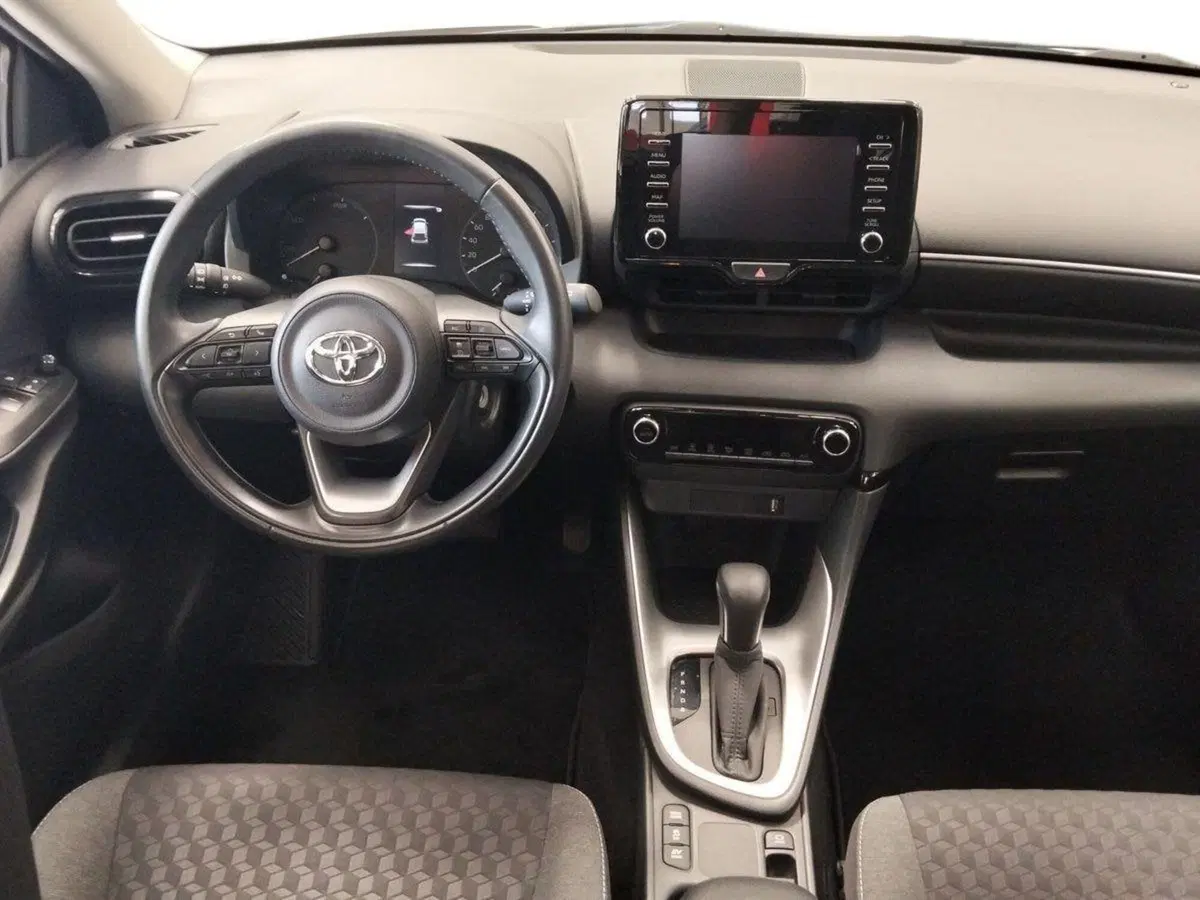 Toyota Yaris usata a Roma (8)