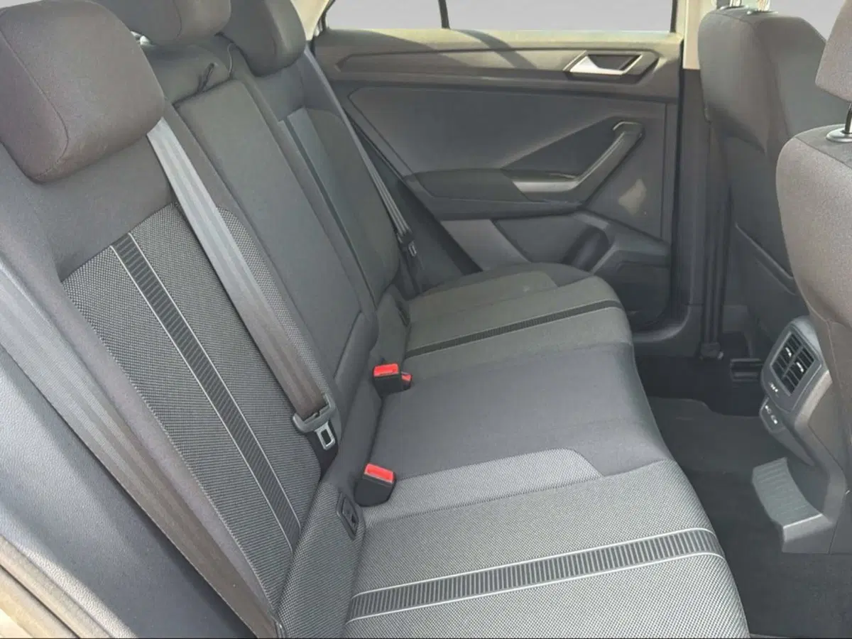 Volkswagen T-Roc usata a Livorno (11)