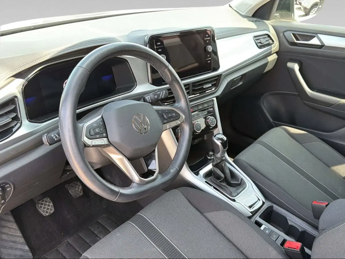 Volkswagen T-Roc usata a Livorno (13)