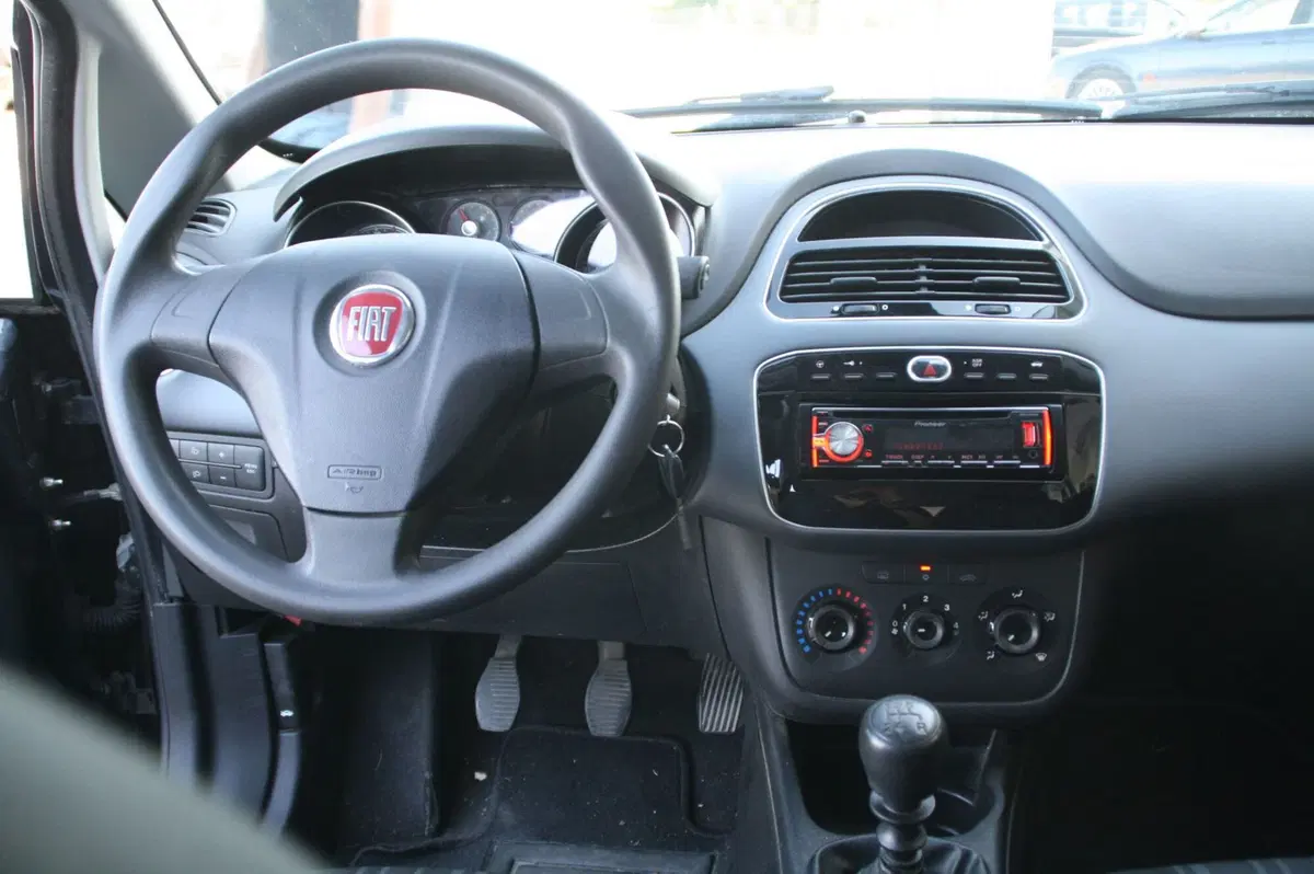 Fiat Grande Punto usata a Pordenone (11)
