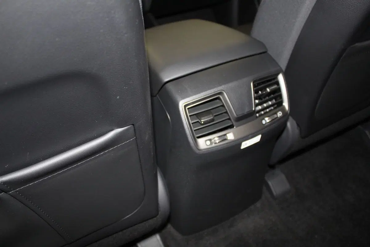 Ssangyong Rexton Sports nuova a Torino (12)