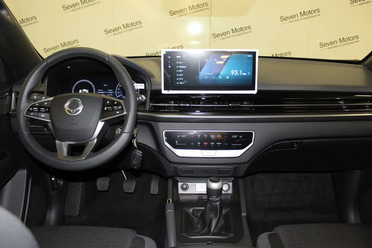 Ssangyong Rexton Sports nuova a Torino (13)