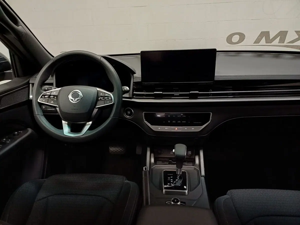 Ssangyong Rexton Sports nuova a Torino (8)