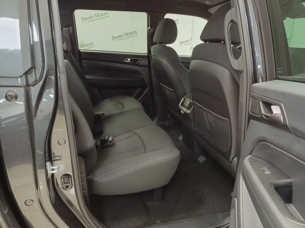 Ssangyong Rexton Sports nuova a Torino (9)