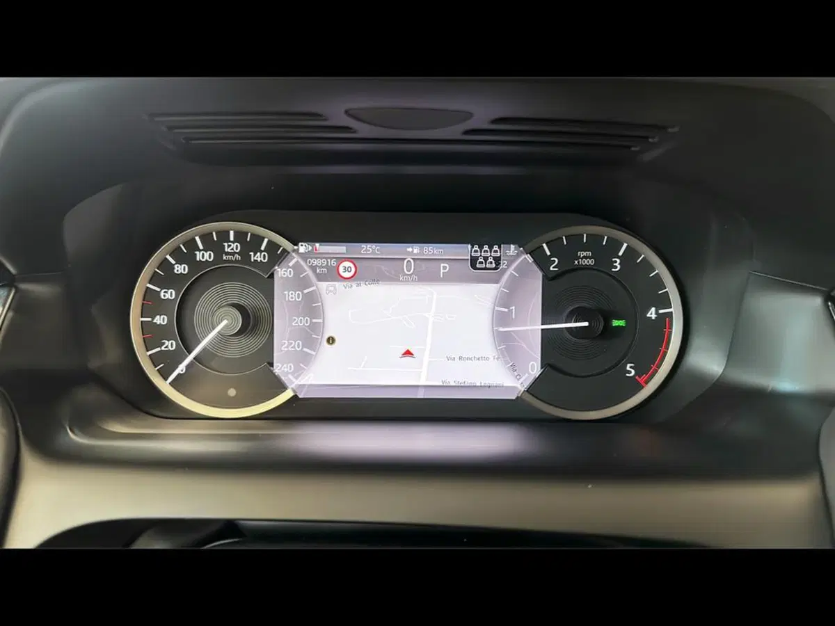 Land Rover Discovery Sport usata a Varese (10)