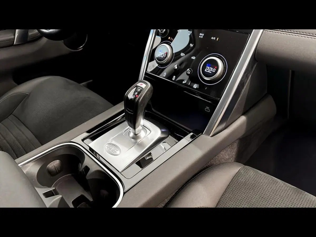 Land Rover Discovery Sport usata a Varese (13)