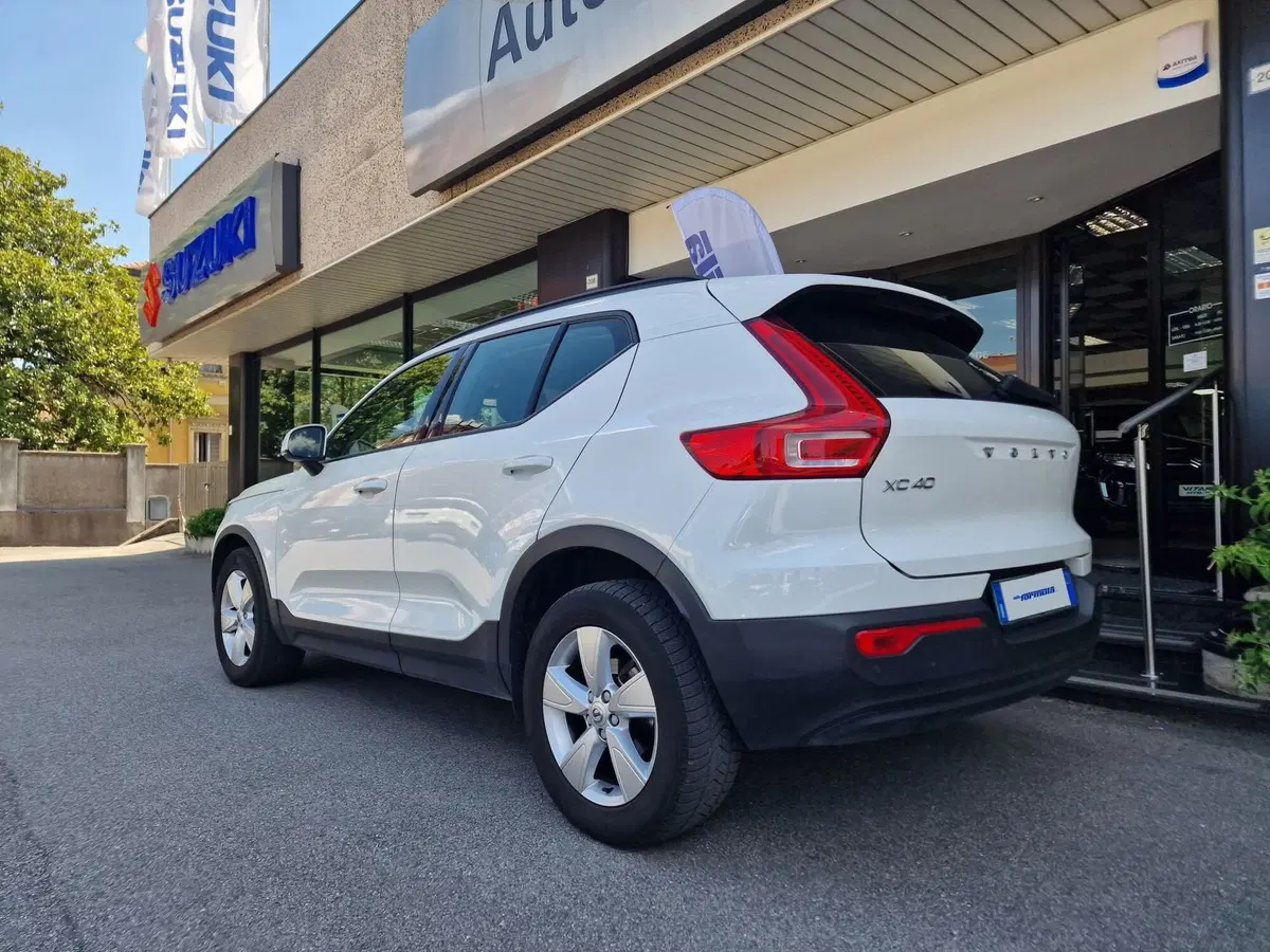 Volvo XC40 usata a Milano (4)