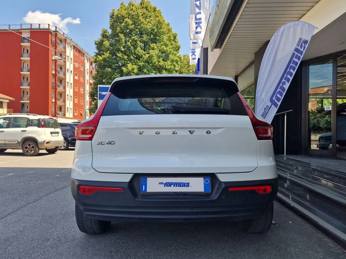 Volvo XC40 usata a Milano (5)