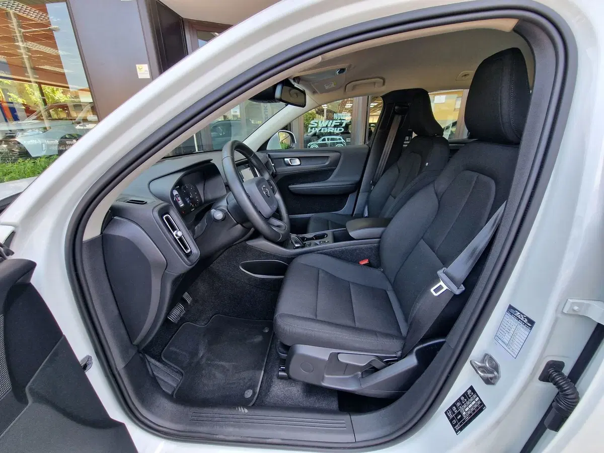 Volvo XC40 usata a Milano (6)