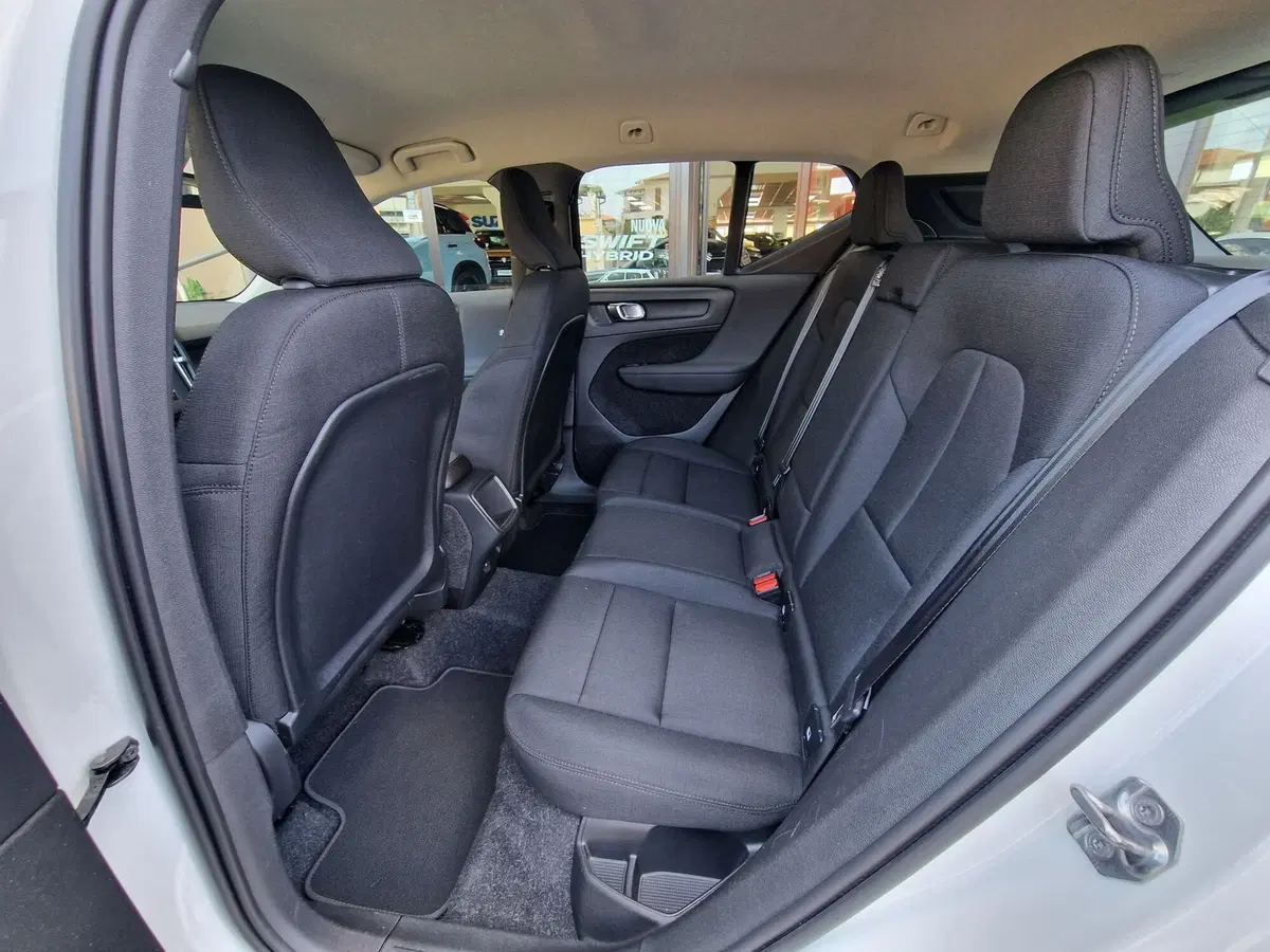 Volvo XC40 usata a Milano (7)