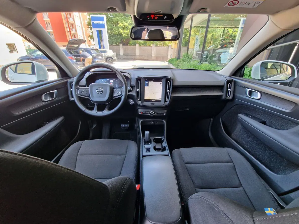 Volvo XC40 usata a Milano (8)