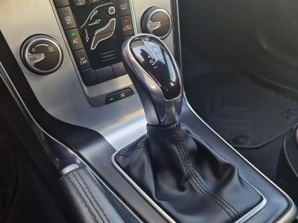 Volvo V40 Cross Country usata a Salerno (17)