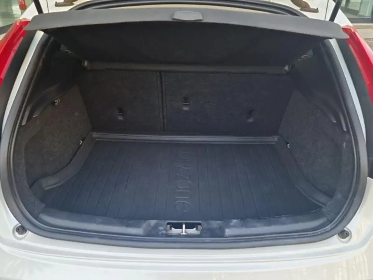 Volvo V40 Cross Country usata a Salerno (19)