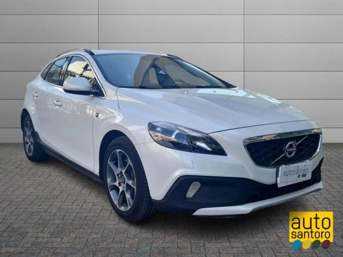 Volvo V40 Cross Country usata a Salerno (2)