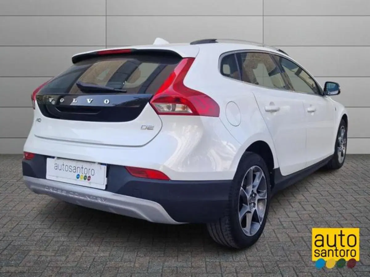 Volvo V40 Cross Country usata a Salerno (3)