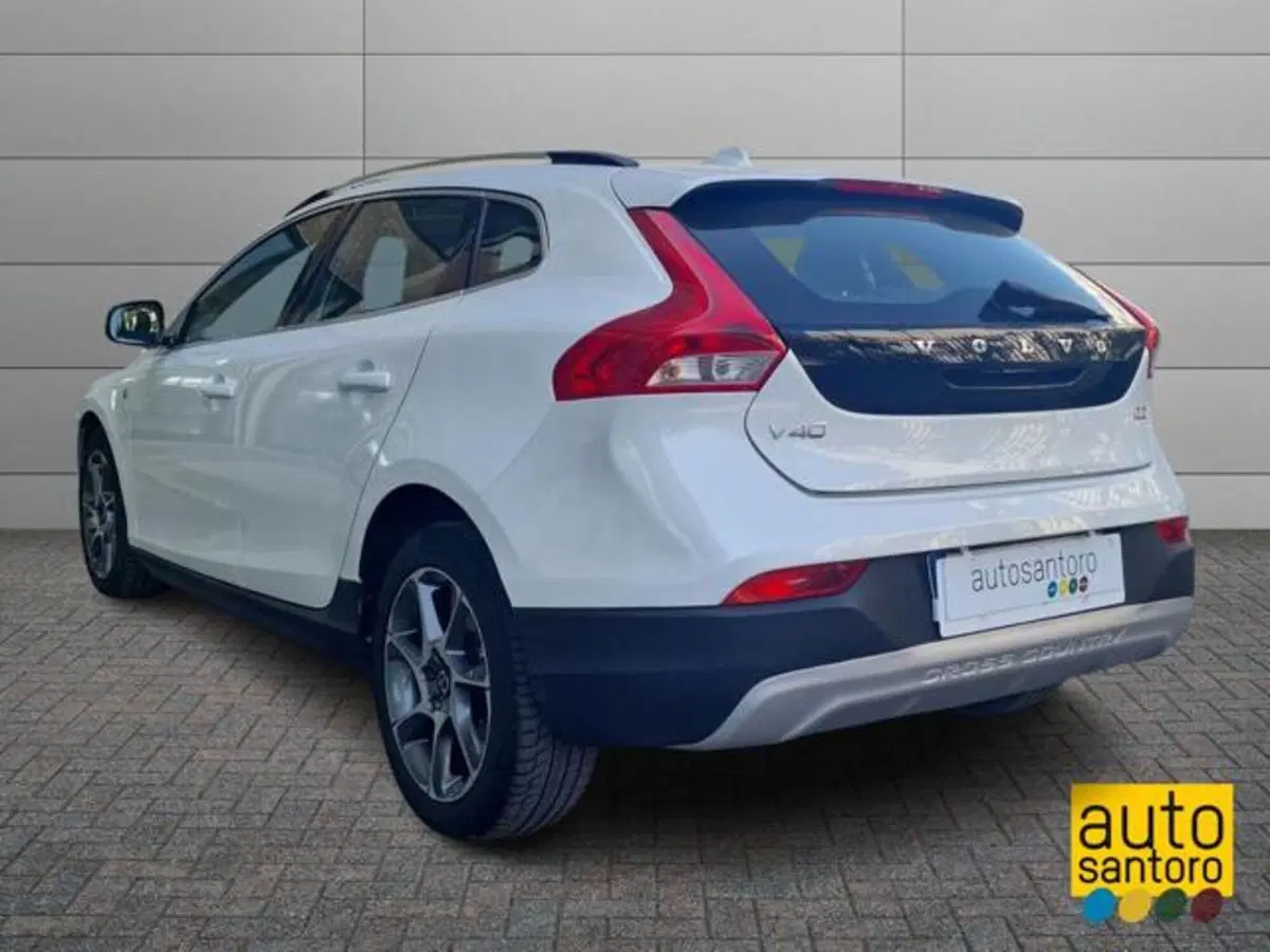Volvo V40 Cross Country usata a Salerno (4)
