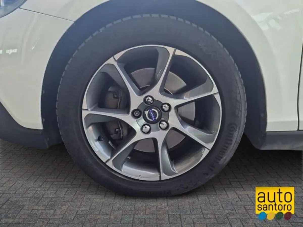 Volvo V40 Cross Country usata a Salerno (7)